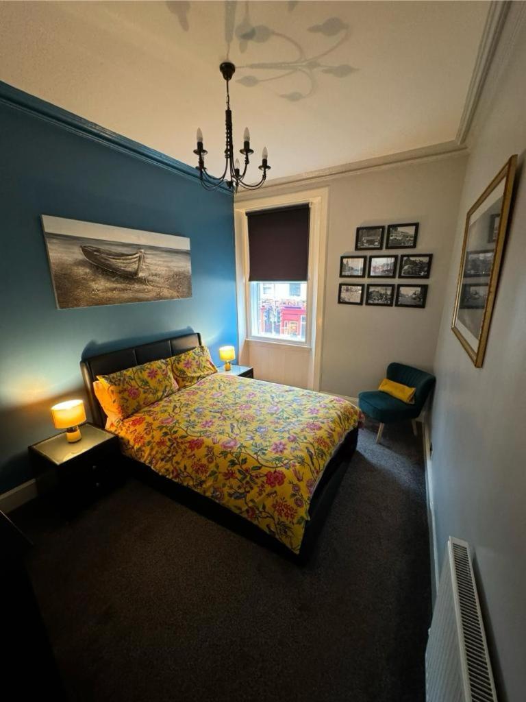 Two Bedroom With Free Side Street Parking 24